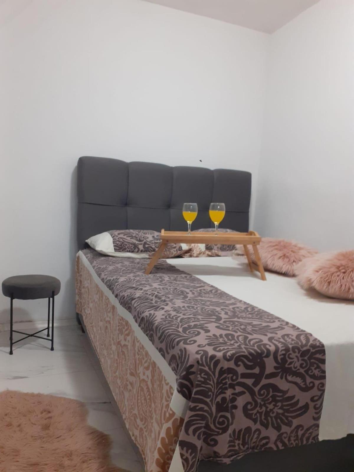 Apartments By The Sea Brist, Makarska - 11039 Exterior foto